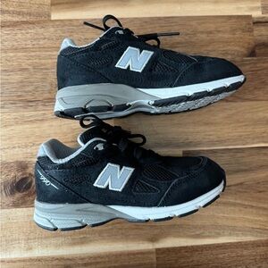 Toddler new balance 990v3